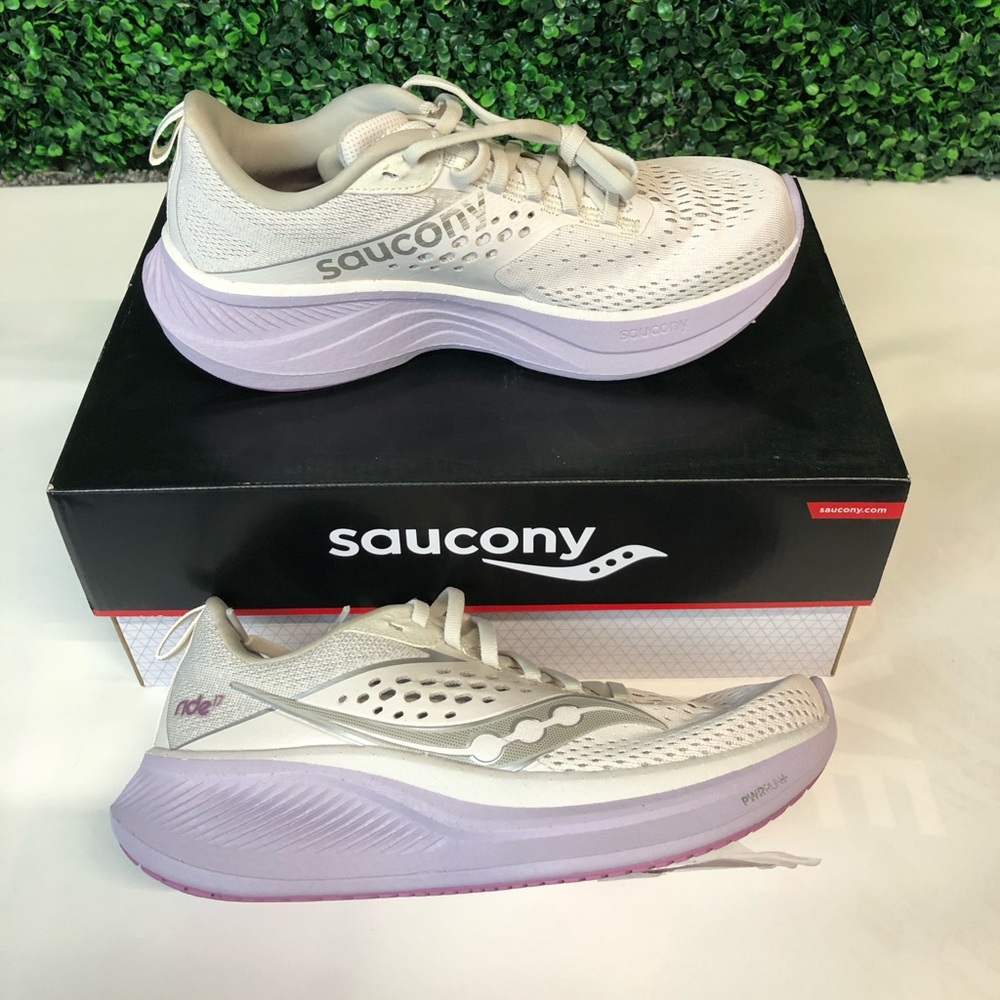 NIB Saucony Ride 17 White And Purple Women’s Tennis Shoes